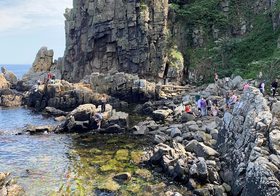 Bornholm-Ausflug Klippenküste.jpg