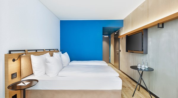 h-hotels_zimmer-komfort-doppelzimmer-04-h2-hotel-leipzig_Original (kommerz. Nutzung) _d9550ae3_.jpg