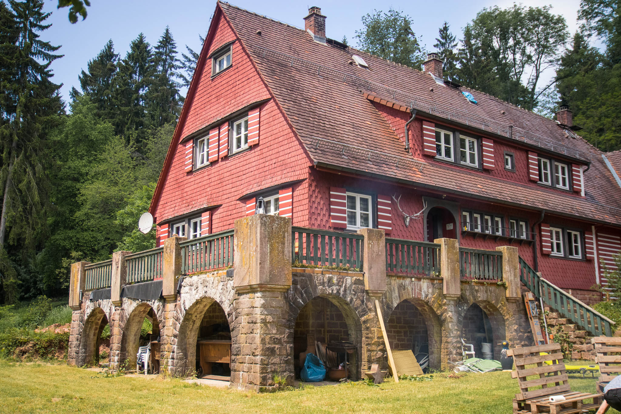 Forsthaus Michelbuch mit Jugendzeltplatz